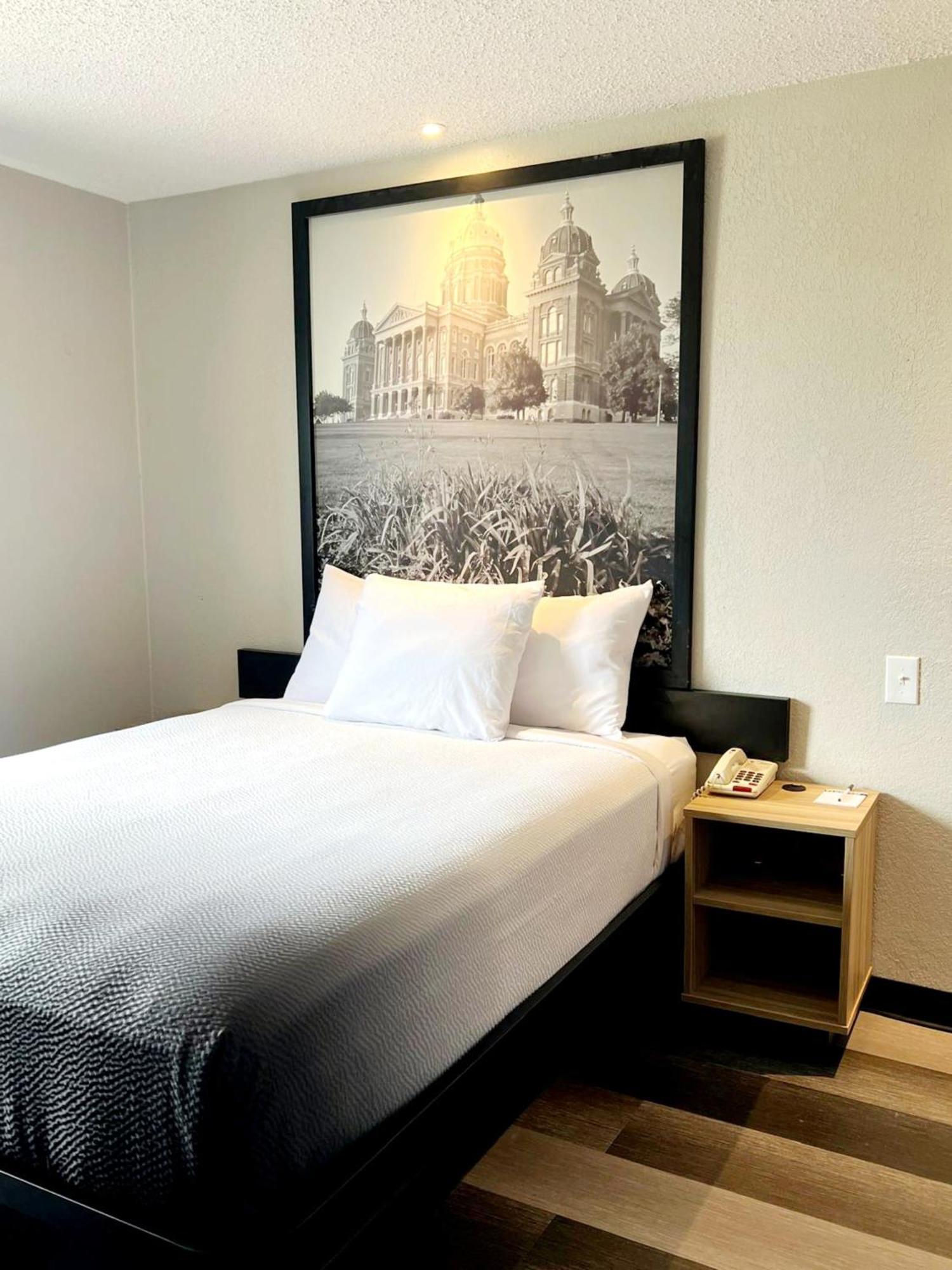 Super 8 By Wyndham Cedar Rapids Hotel Екстериор снимка